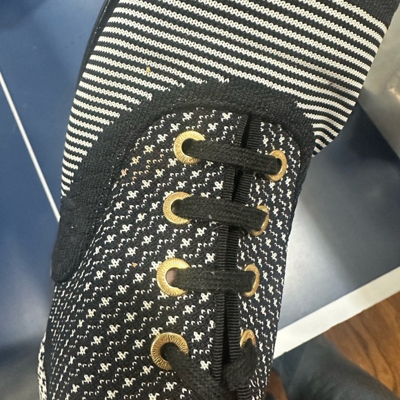 CHANEL lace up Black and white booties - Picture 5 of 8